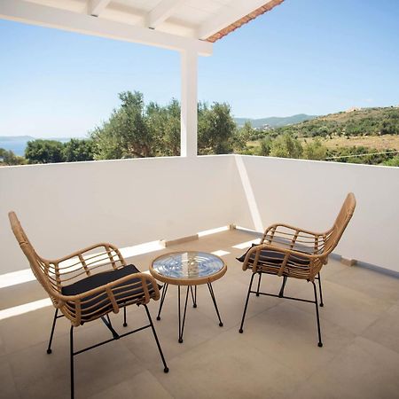 Marea Luxury Suites - Tramontana Koríthion Exterior photo